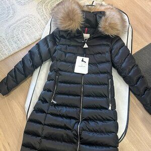 Moncler Leersie Long Down Coat